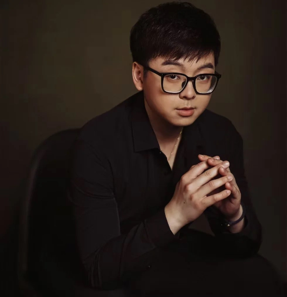 JUNWEN LIANG, piano